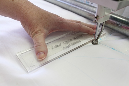 APQS, longarm quilting, longarm ruler, longarm template, how to quilt with rulers, extended base, APQS, longarm quilting
