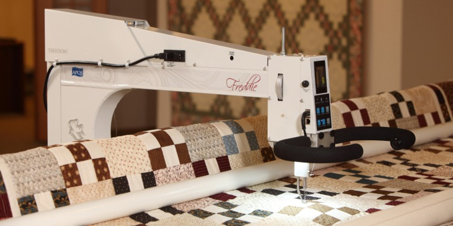 If you've ever wondered how long arm quilting machine works and moves, watch this video. - YouTube